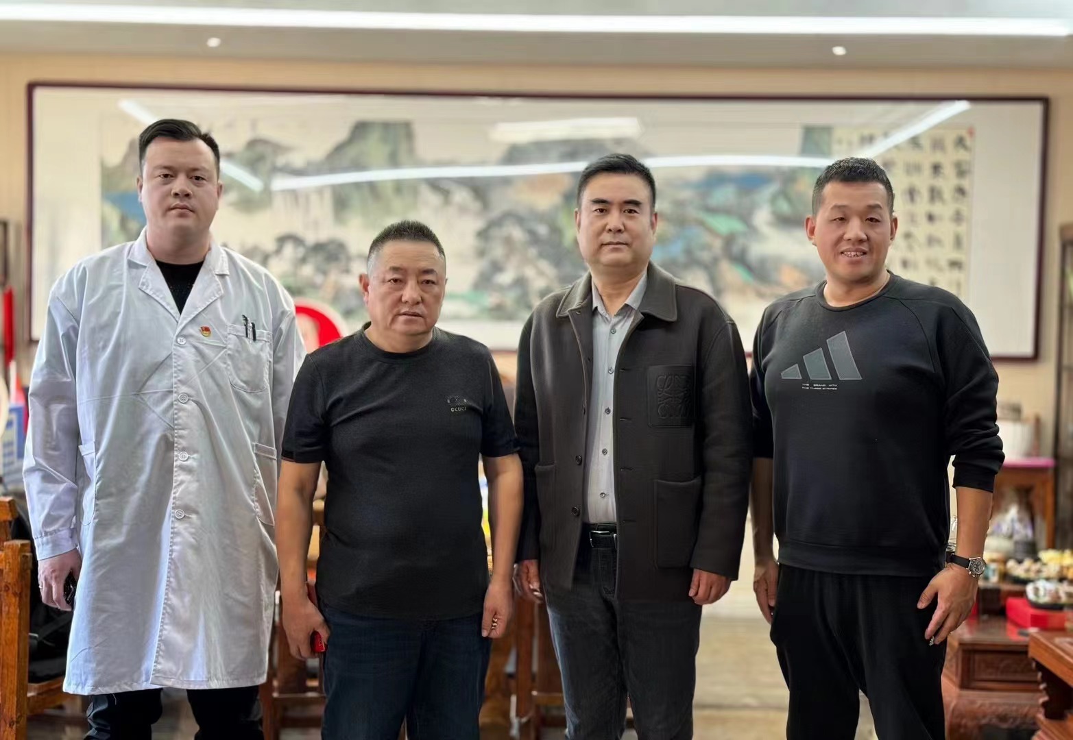 百年董氏膏方以其卓越的品質、良好的口碑正式走進內蒙地區最大的民生醫院 