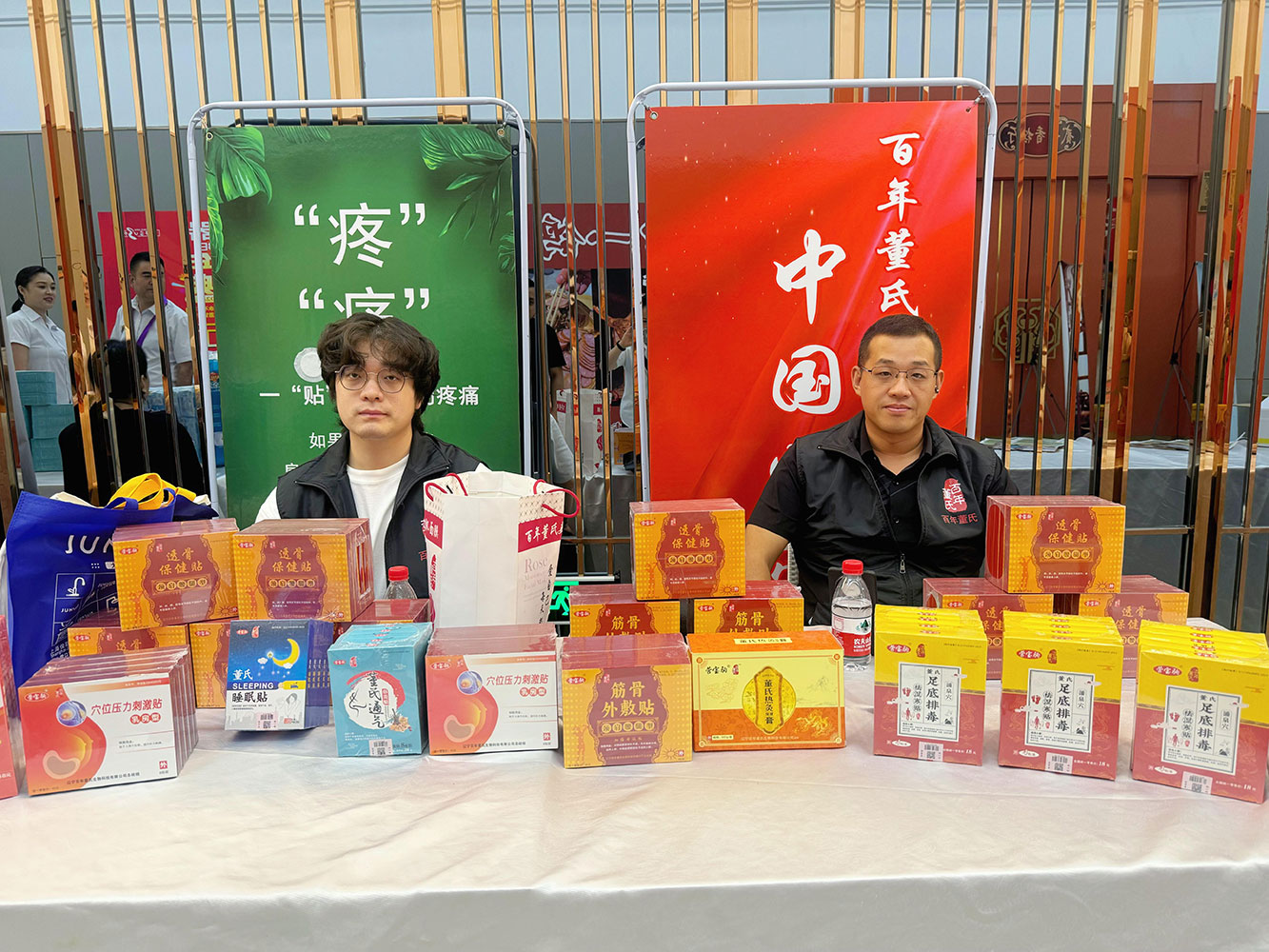 2024年8月8日，來自全國各地獅子會（代表處）會長（主任）獅友及特邀嘉賓歡聚一堂，共賀中獅聯營口地區獅子會換屆盛典 