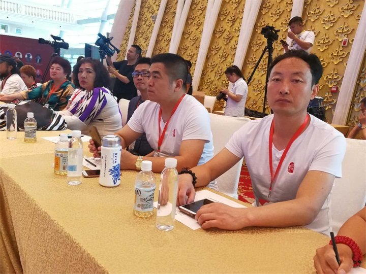 百年董氏走進“天下第一村”華西村——《第四屆中國民營經濟華西論壇暨優秀民營企業家風采展播》 
