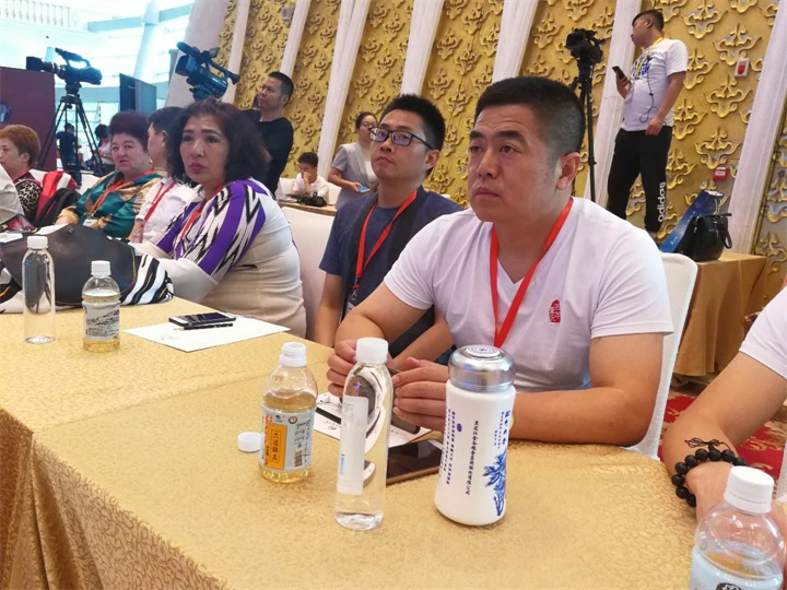 百年董氏走進“天下第一村”華西村——《第四屆中國民營經濟華西論壇暨優秀民營企業家風采展播》 
