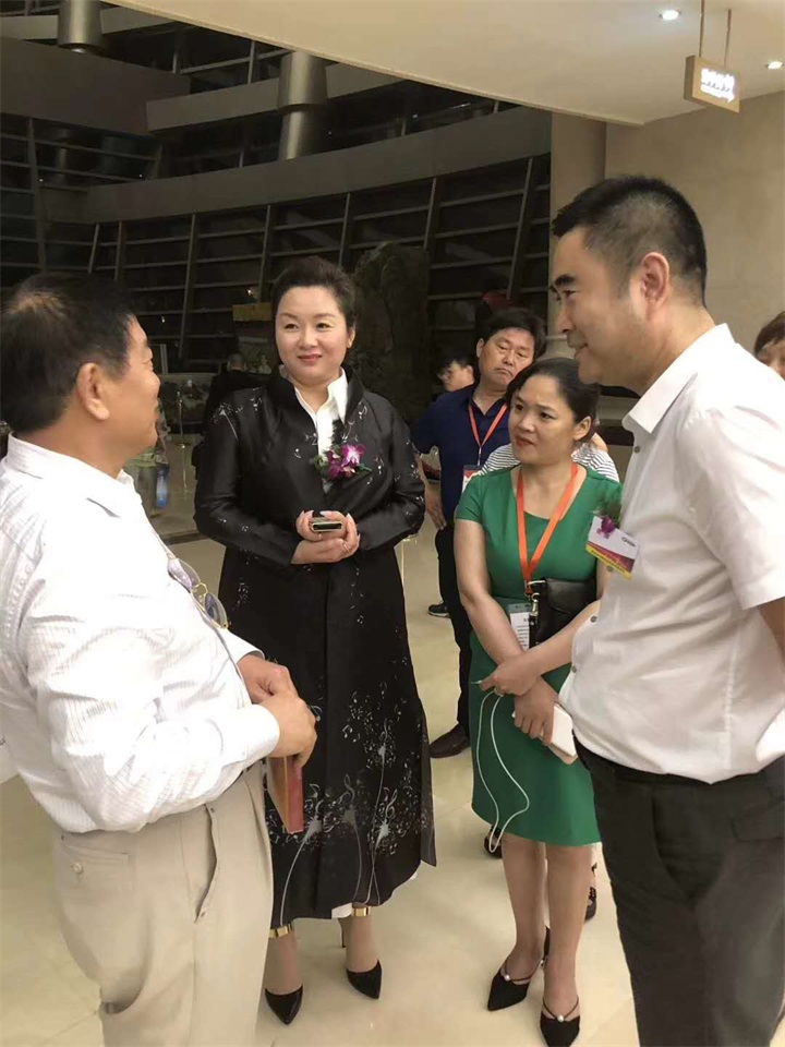 百年董氏走進“天下第一村”華西村——《第四屆中國民營經濟華西論壇暨優秀民營企業家風采展播》 