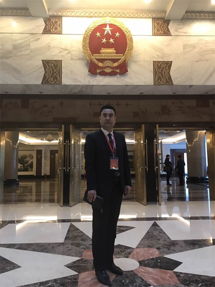 聚焦名族品牌故事 助力民族企業(yè)成長——百年董氏公司董事長董增軍先生在北京國家人大會(huì)議中心接受CCTV媒體的專訪 