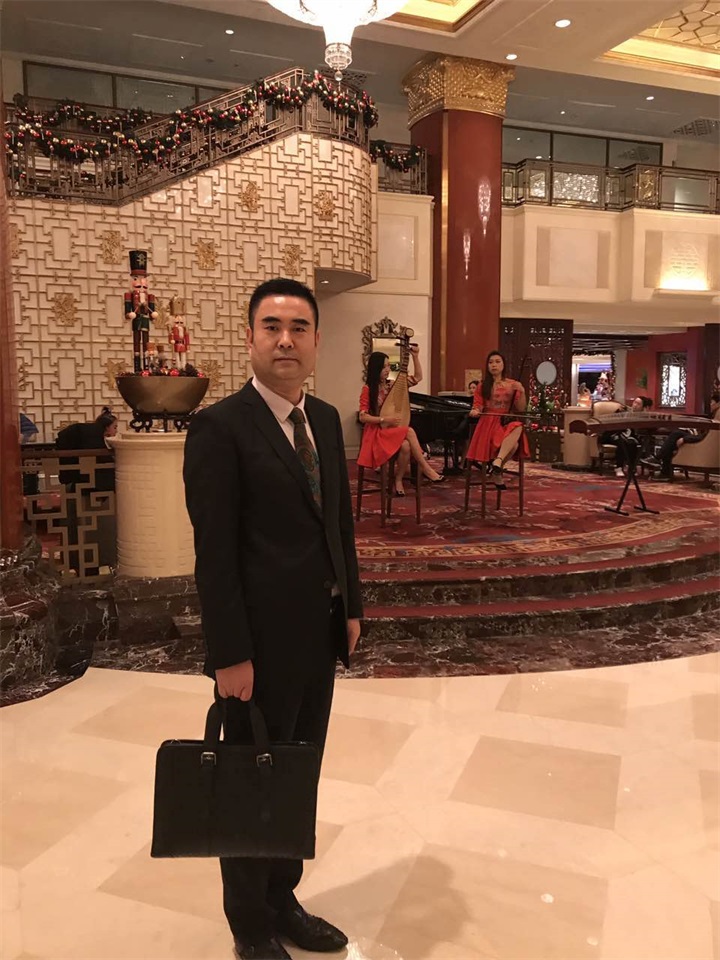 百年董氏公司董事長董增軍先生到達北京參加中國企業(yè)家領袖年會 