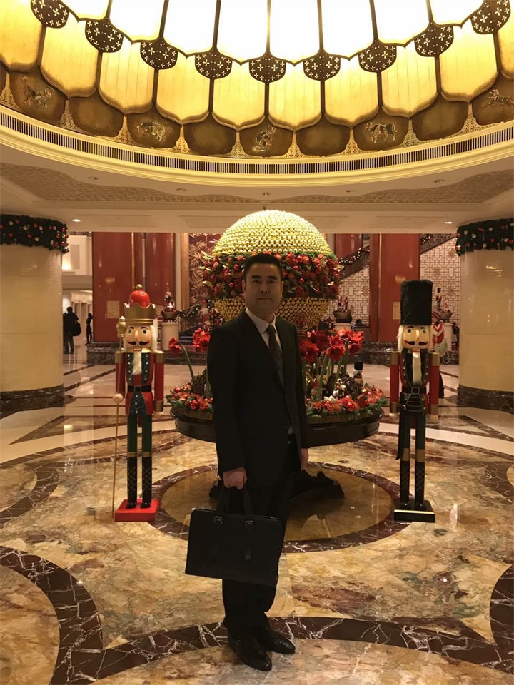 百年董氏公司董事長董增軍先生到達北京參加中國企業(yè)家領袖年會 