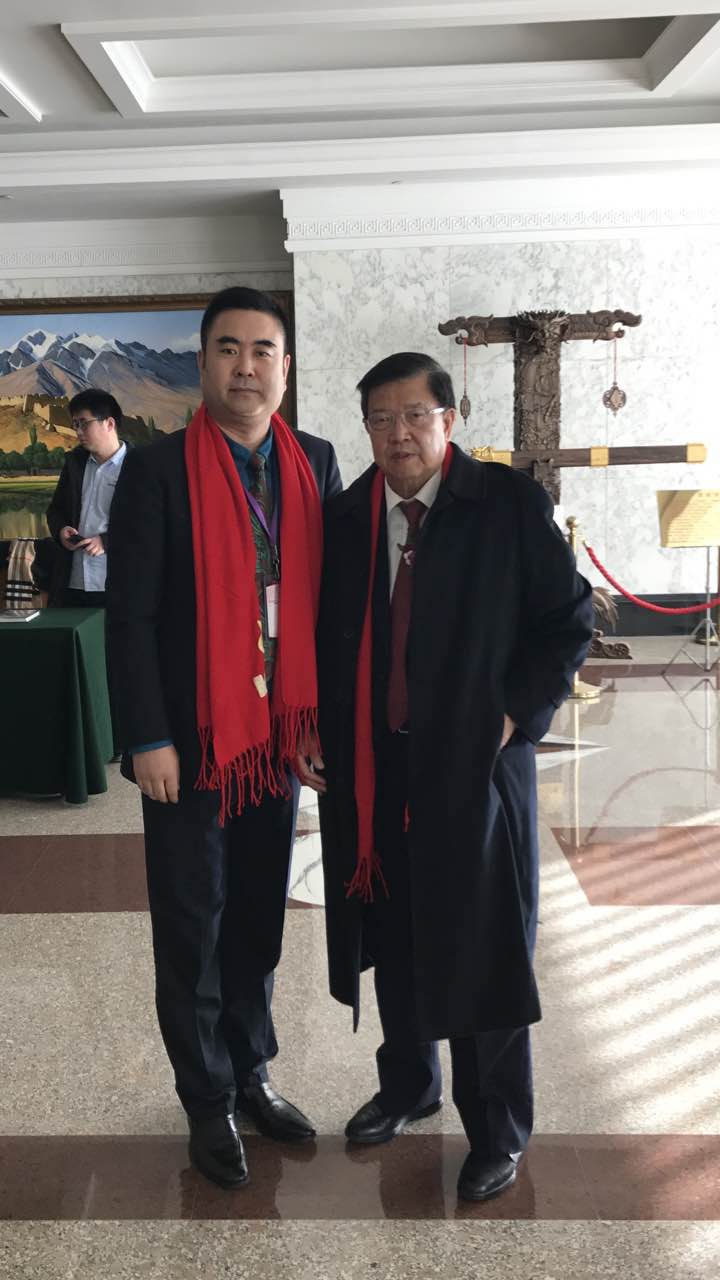 百年董氏公司董事長董增軍先生受國家相關部門的邀請參加“第七屆全國服務業公眾滿意度專項調研新聞發布領袖年會暨中國商界企業家俱樂部理事2018春節賀歲電視大拜年”活動 